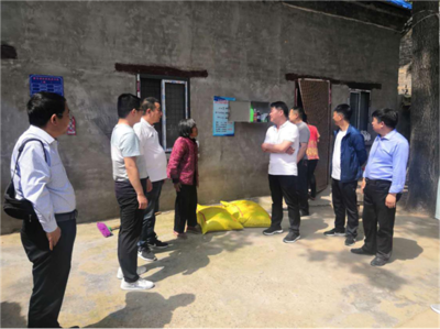 柴超杰 當好貧困群眾的“貼心人”，巧用獸醫(yī)器具促脫貧